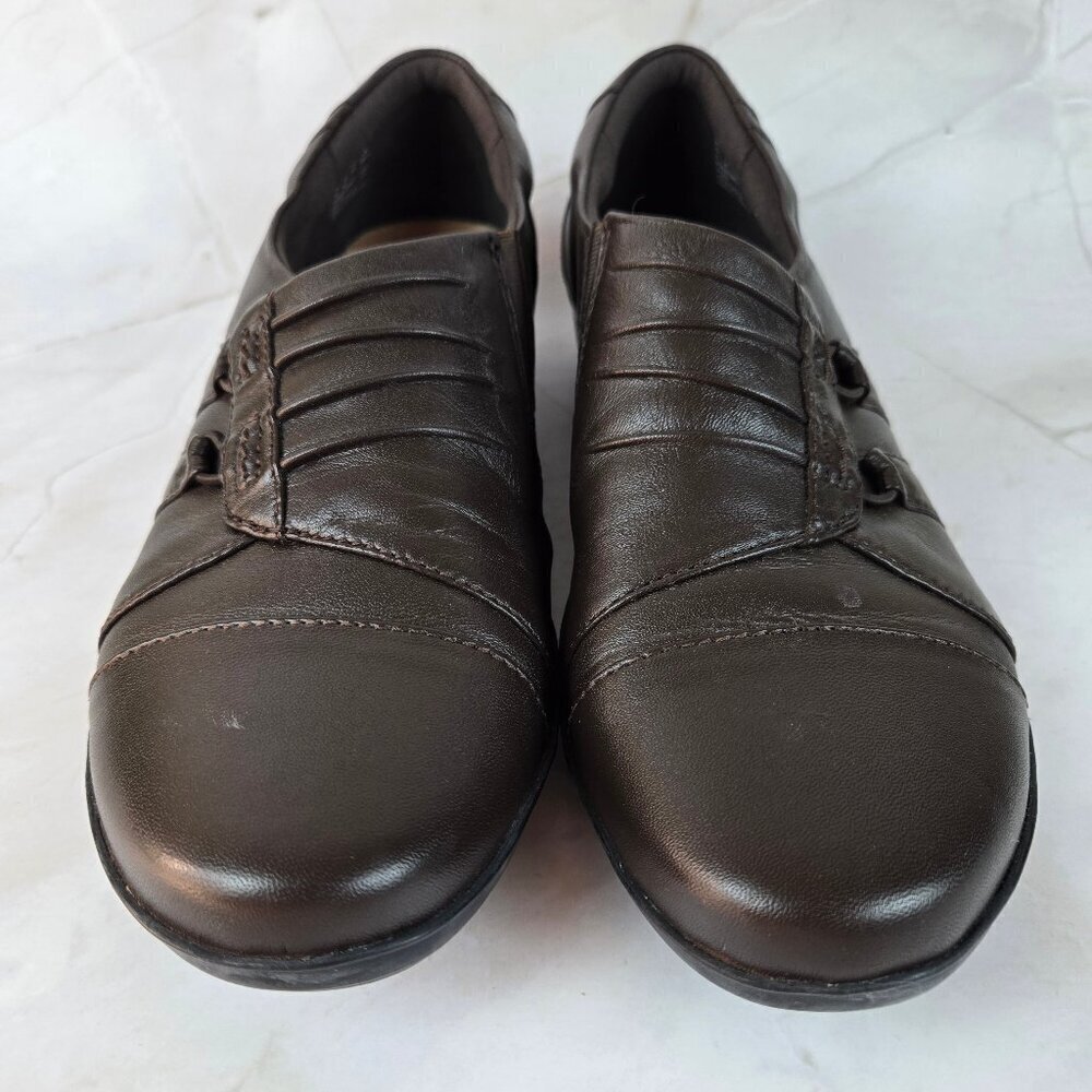 Clarks Collections Size 7.5 Brown Leather Slip On Loafer Wedge Rubber Heel